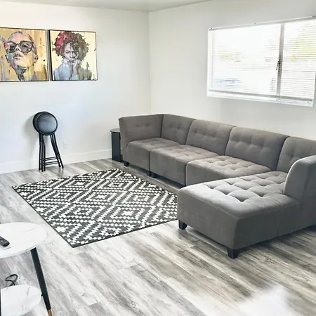 Cozy And Spacious Home